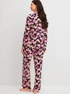 Pyjama mit Knöpfen